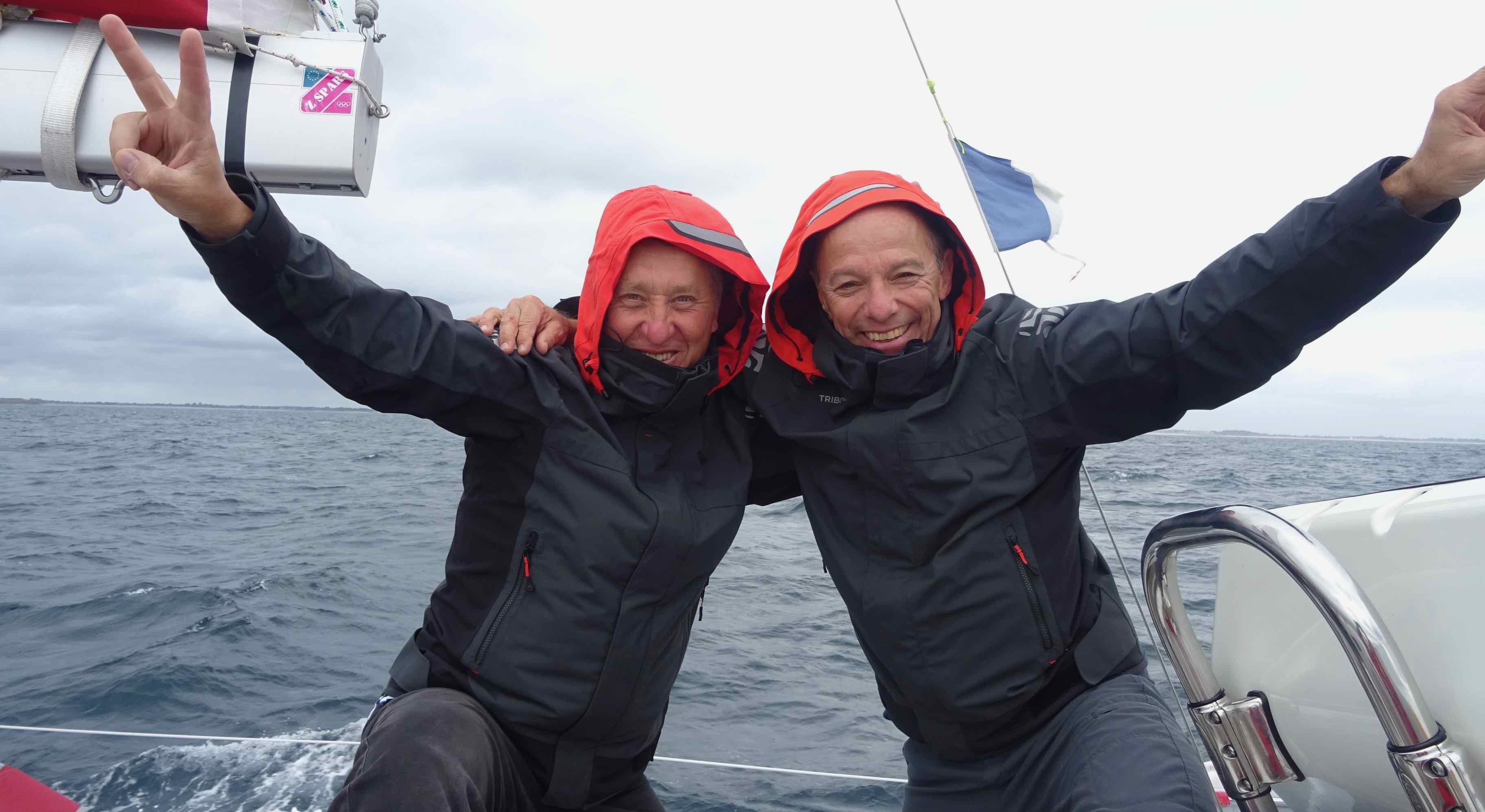 Membres de Nouveaux Horizons en navigation